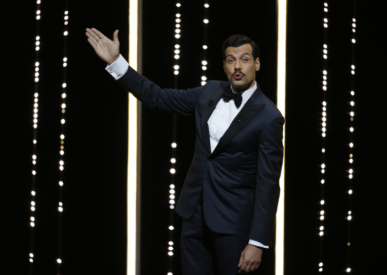 Cannes Film Festivali açılış seremonisinde Laurent Lafitte. Fotoğraf: Reuters