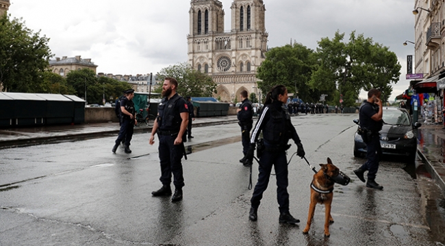 Paris'te silah sesleri! Polis alarma geçti