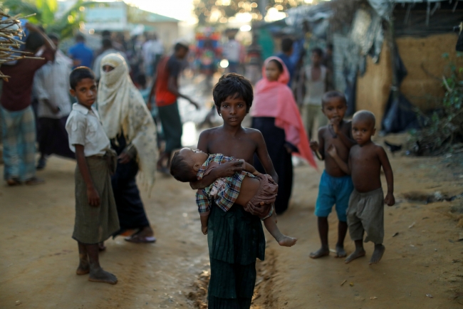 Myanmar, katliamı örtbas etmeye çalışıyor