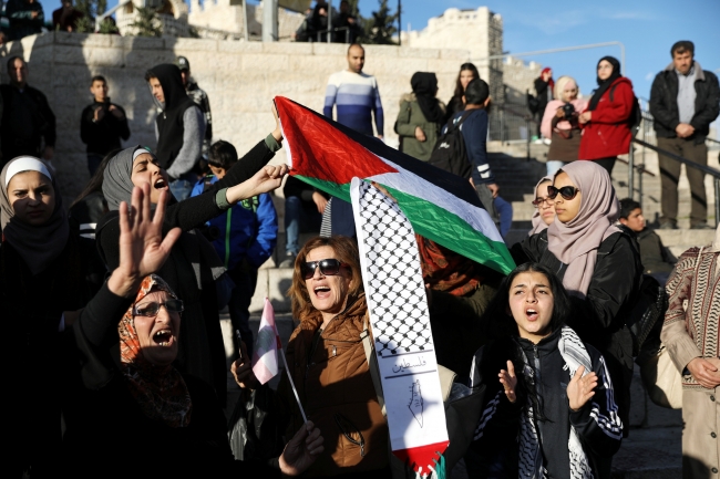 İsrail'den Filistinli göstericilere sert müdahale: 63 yaralı