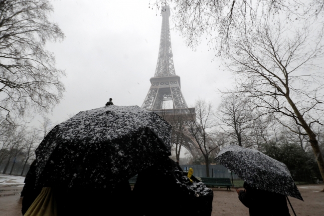 Moskova'da kar yağışı 60 yılın rekorunu kırdı