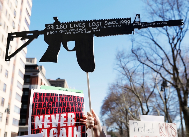 ABD'de yüzbinlerce kişi silahlanmaya karşı sokakta