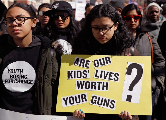 ABD'de yüzbinlerce kişi silahlanmaya karşı sokakta