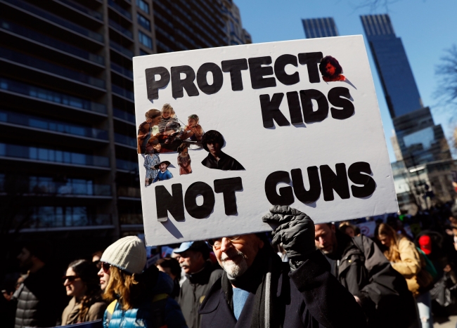 ABD'de yüzbinlerce kişi silahlanmaya karşı sokakta