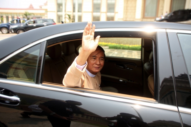 Myanmar'da yeni devlet başkanı Win Myint oldu