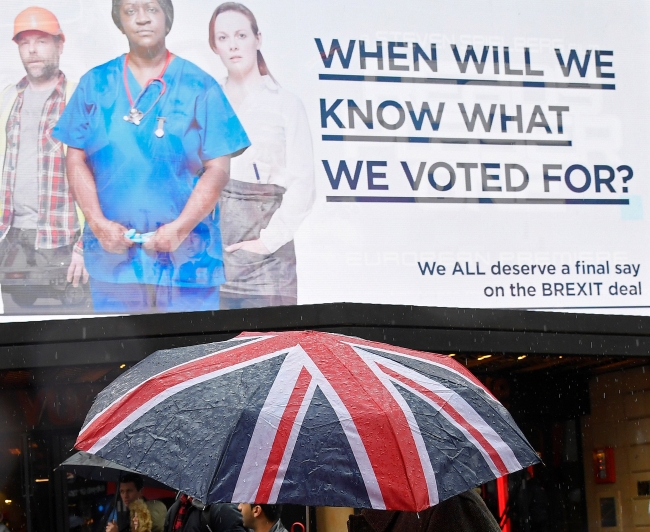 İngiltere'de Brexit için yeni referandum talebi