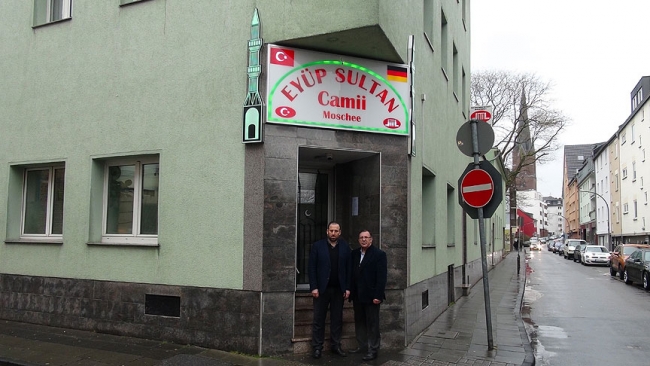 YPG/PKK yandaşları Almanya'da cami ve restorana saldırdı