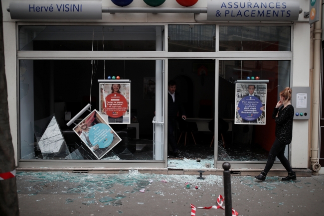 Fransa'daki grev üniversitelere de sıçradı