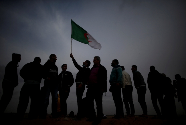 İsrail askerleri Gazze sınırında bir Filistinliyi daha şehit etti