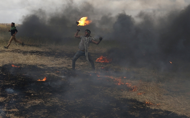 İsrail askerleri Gazze sınırında bir Filistinliyi daha şehit etti