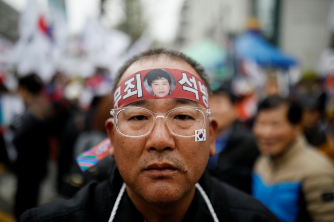 Eski Güney Kore Devlet Başkanı Park, suçlu bulundu
