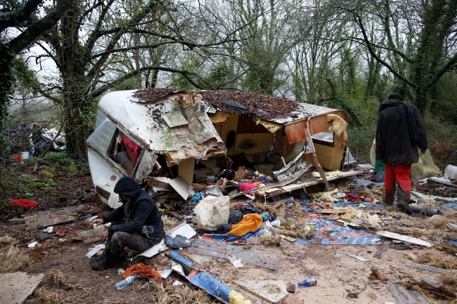 Fransa'da havaalanı yapımına karşı çıkan çevreciler polisle çatıştı