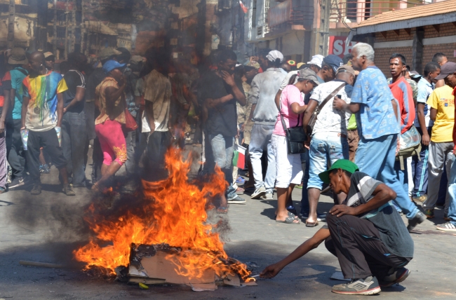 Madagaskar'da seçim yasası protestolarında 4 kişi hayatını kaybetti