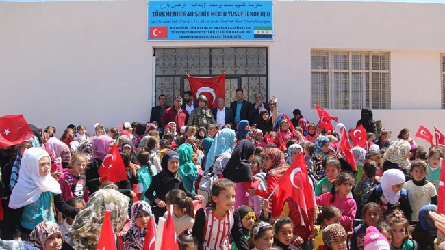 Mehmetçikten Suriyeli çocuklara 23 Nisan hediyesi