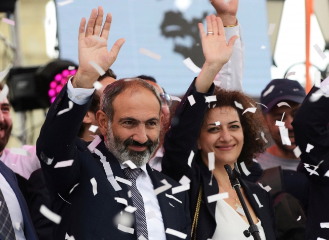 Ermenistan'ın yeni Başbakanı Paşinyan: Halk kazandı