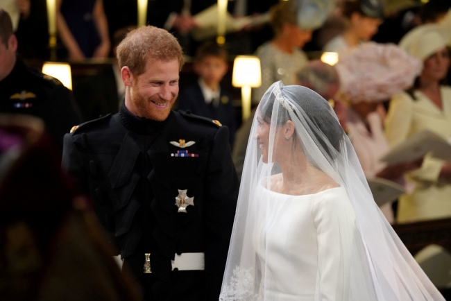 Prens Harry ve Meghan Markle evlendi