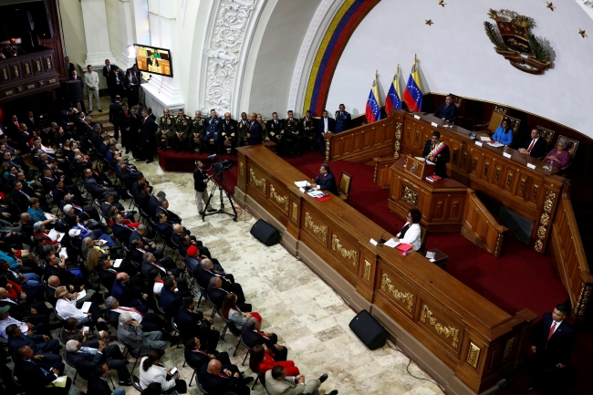 Venezuela'da bir kez daha Maduro dönemi başladı