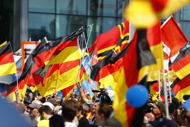 Almanya'da İslam ve göçmen karşıtı partiye eylem şoku
