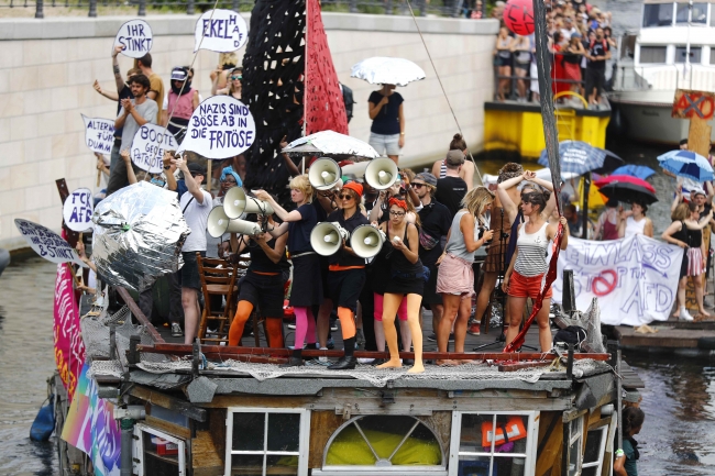 Almanya'da İslam ve göçmen karşıtı partiye eylem şoku