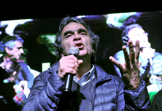 Kolombiya'da devlet başkanlığı seçimleri ikinci tura kaldı