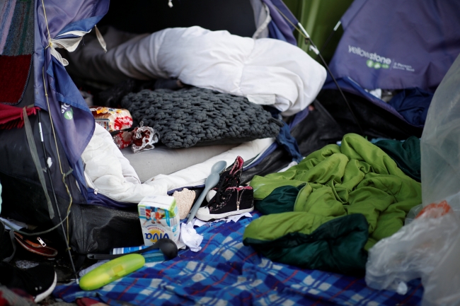 Paris'te polis, göçmen kampını dağıttı