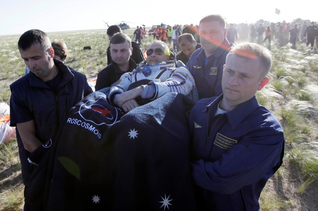 Soyuz kapsülü 168 günün ardından yeryüzüne indi