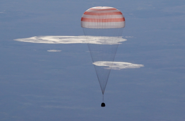 Soyuz kapsülü 168 günün ardından yeryüzüne indi