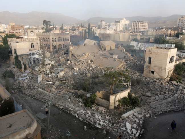 Yemen'in başkenti Sana'ya hava saldırısı