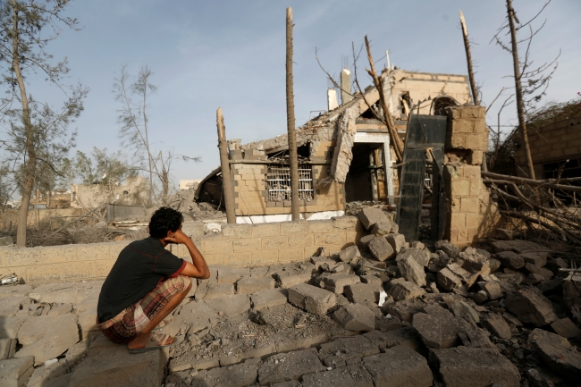 Yemen'in başkenti Sana'ya hava saldırısı