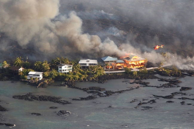 Hawaii'deki yanardağ felaketi uydudan görüntülendi