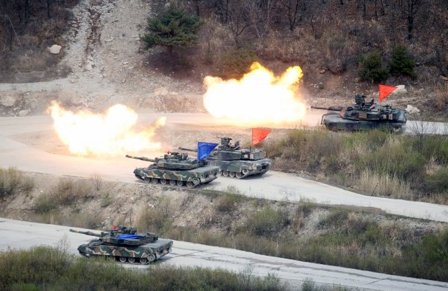 Kore Yarımadası'ndaki askeri tatbikatlar askıya alınıyor