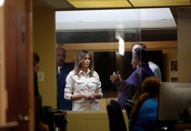 Melania Trump Meksika sınırında göçmen aileleri ziyaret etti