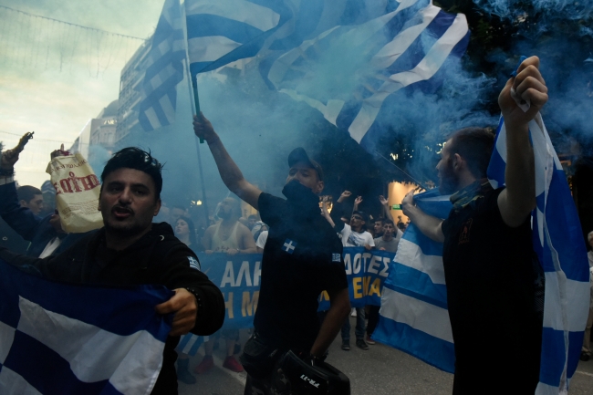 Yunanistan'da göstericilerle polis arasında çatışma