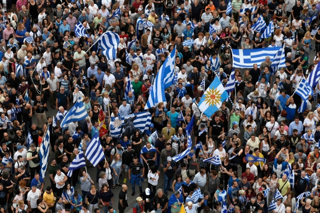 Yunanistan'da göstericilerle polis arasında çatışma