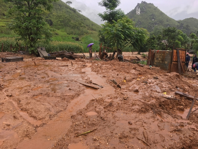 Vietnam'da 22 kişinin öldüğü sel ve heyelan 19,5 milyon dolar zarara yol açtı