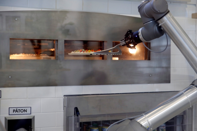 Pizza robotları ustalara meydan okuyor