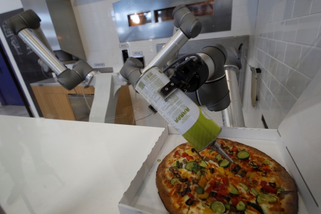 Pizza robotları ustalara meydan okuyor