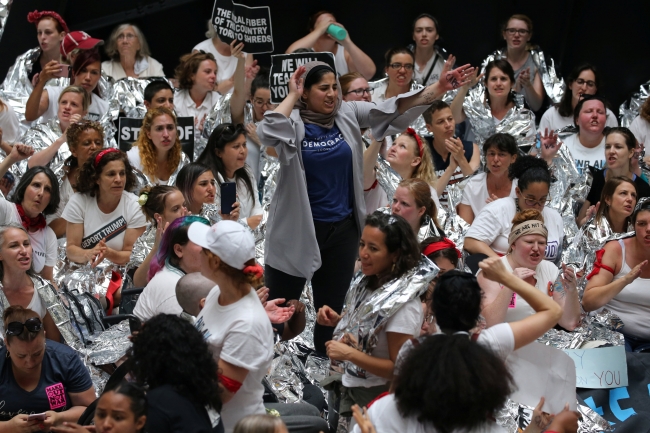 Sığınmacı dramını protesto eden 630 gösterici gözaltında