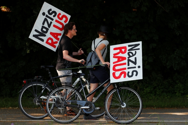 Almanya'nın ırkçı partisi AfD'ye protesto