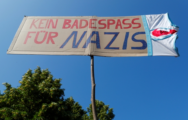 Almanya'nın ırkçı partisi AfD'ye protesto