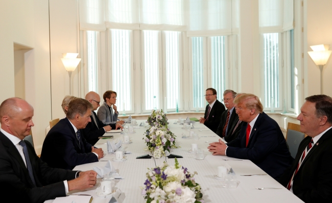 Trump ve Putin bir araya geliyor