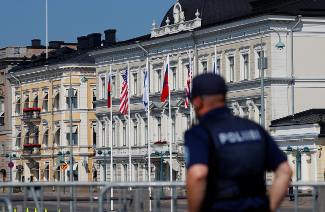 Trump ve Putin bir araya geliyor