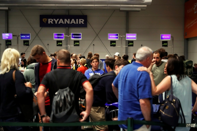 Avrupa'da havayolu krizi: Ryanair'de grev başladı