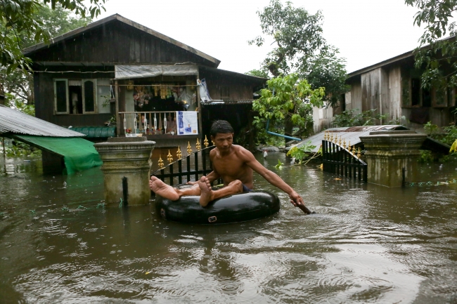 Myanmar'da muson yağmurları 12 can aldı