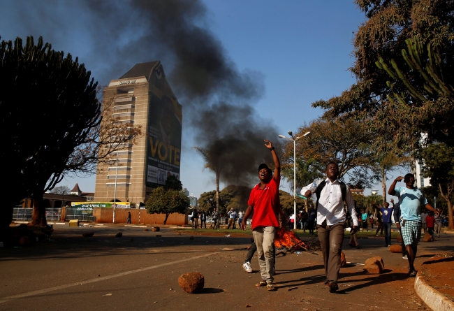 Zimbabve'de seçim karşıtı gösteriler: 3 ölü