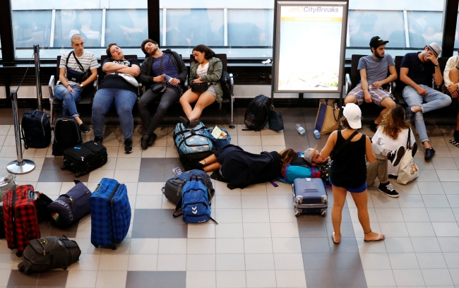 Avrupa'daki havayolu krizi sürüyor