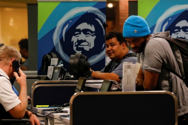 Havalimanı çalışanı uçağı kaçırdı jetler peşine düştü