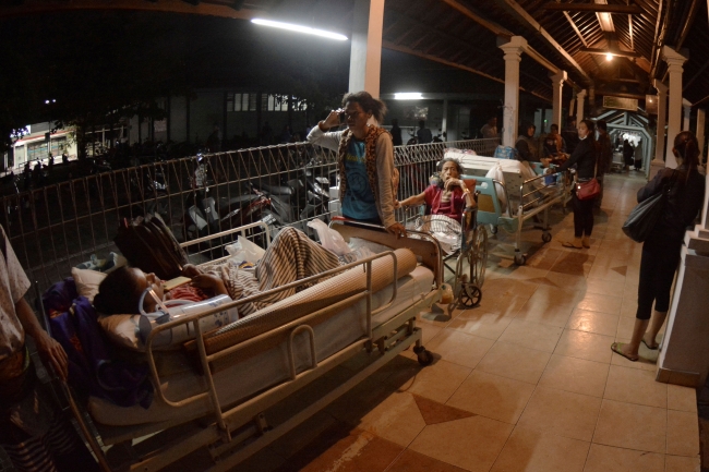 Endonezya'daki depremlerde ölü sayısı 563'e yükseldi