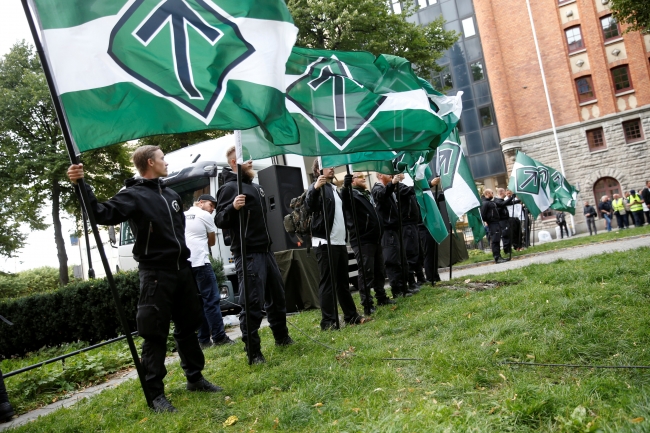 İsveç'te Neo-Naziler göç karşıtı protesto düzenledi