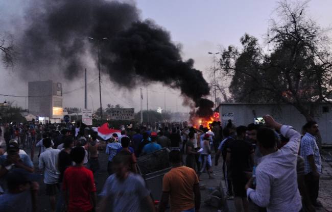 Basra'da gösteriler devam ediyor